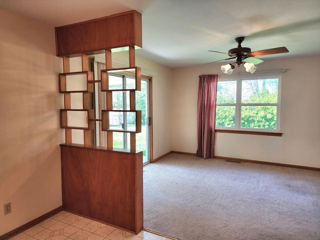 1027 E Edgewood Street, Springfield, MO 65807