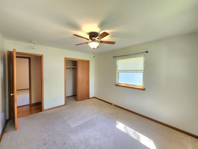 1027 E Edgewood Street, Springfield, MO 65807