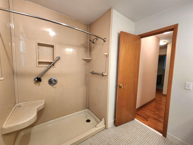 1027 E Edgewood Street, Springfield, MO 65807