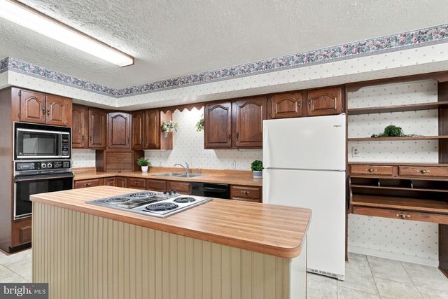 19452 HICKORY DR, Culpeper, VA 22701