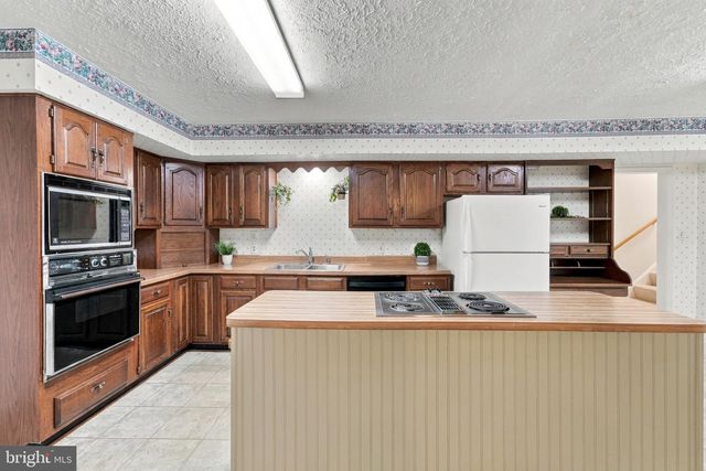 19452 HICKORY DR, Culpeper, VA 22701