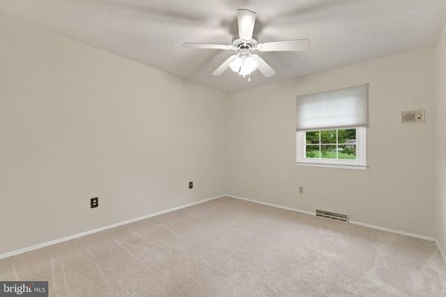 19452 HICKORY DR, Culpeper, VA 22701