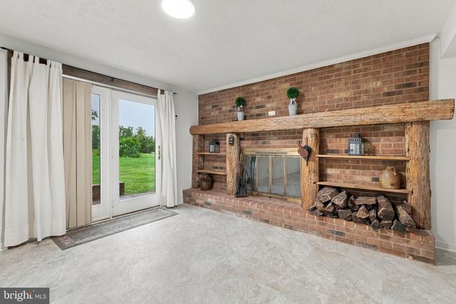 19452 HICKORY DR, Culpeper, VA 22701