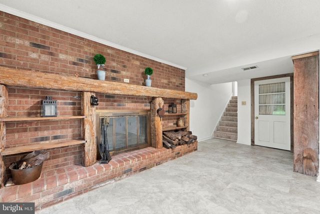 19452 HICKORY DR, Culpeper, VA 22701