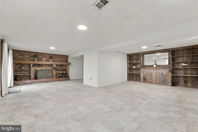 19452 HICKORY DR, Culpeper, VA 22701