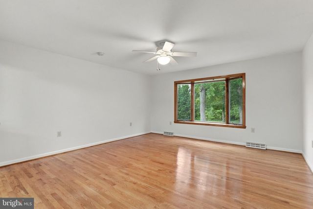 19452 HICKORY DR, Culpeper, VA 22701