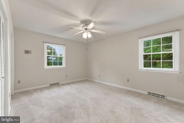 19452 HICKORY DR, Culpeper, VA 22701