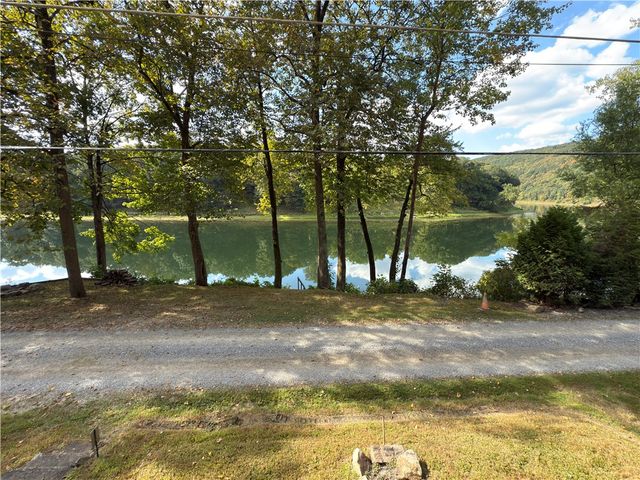 876 N Tunnel Rd, Rockland Twp, PA 16374