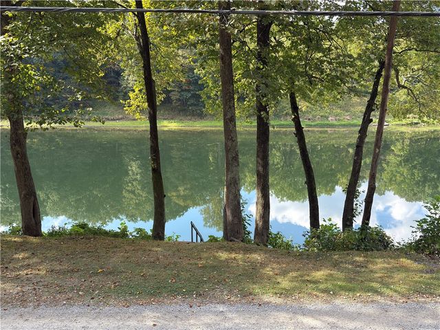 876 N Tunnel Rd, Rockland Twp, PA 16374