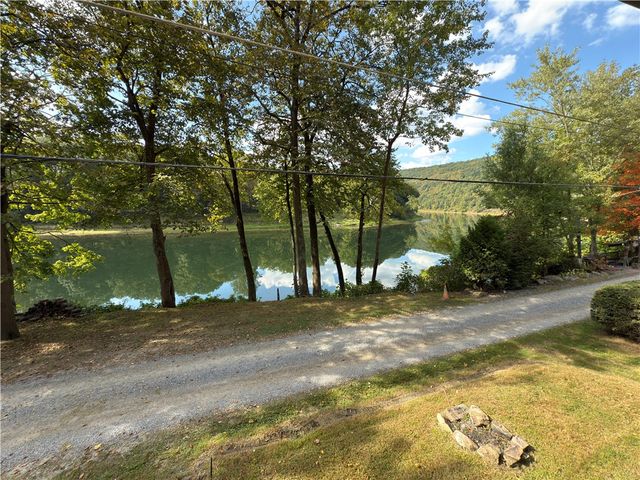 876 N Tunnel Rd, Rockland Twp, PA 16374