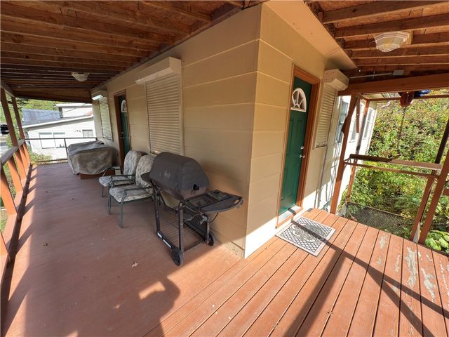 876 N Tunnel Rd, Rockland Twp, PA 16374