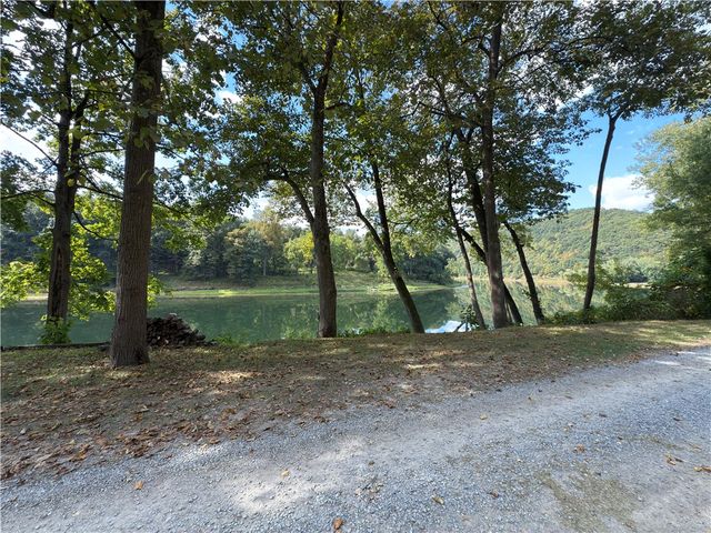 876 N Tunnel Rd, Rockland Twp, PA 16374