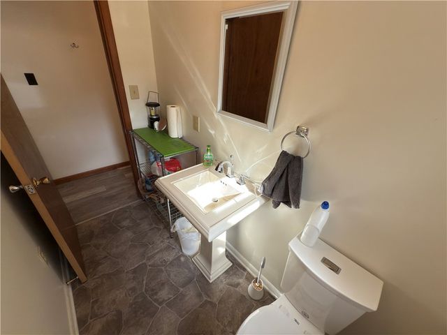 876 N Tunnel Rd, Rockland Twp, PA 16374