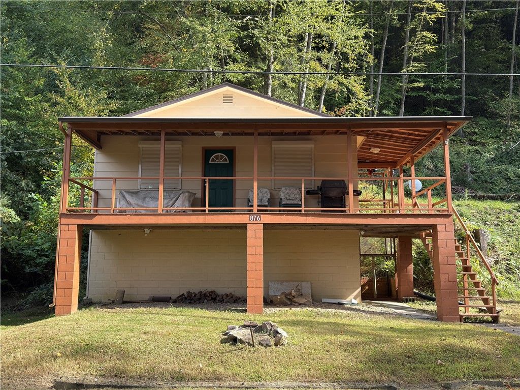 876 N Tunnel Rd, Rockland Twp, PA 16374