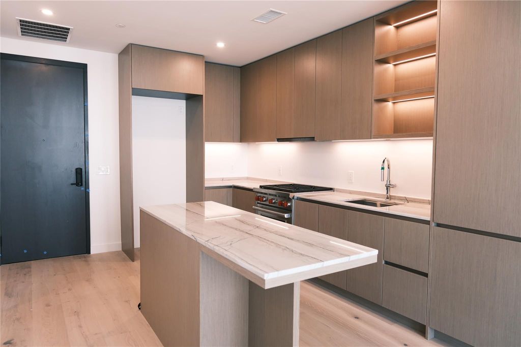610 Davis ST 2803, Austin, TX 78701
