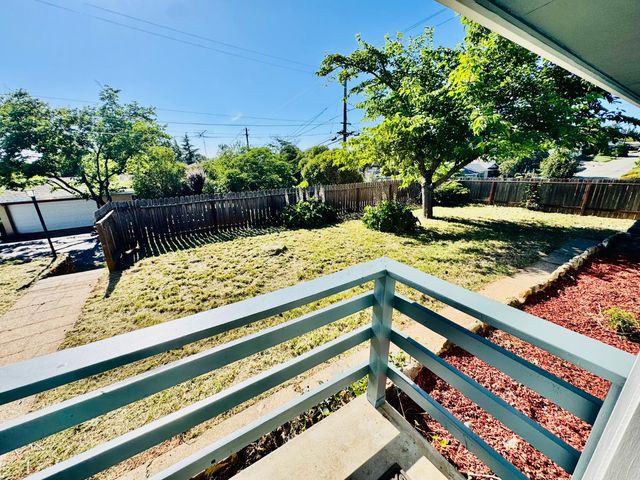 1194 Wesley Ln, Auburn, CA 95603