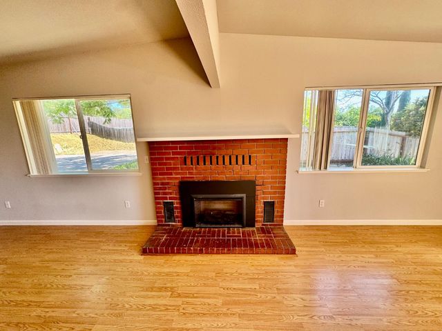 1194 Wesley Ln, Auburn, CA 95603