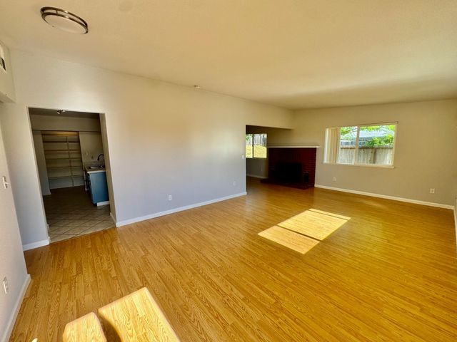 1194 Wesley Ln, Auburn, CA 95603