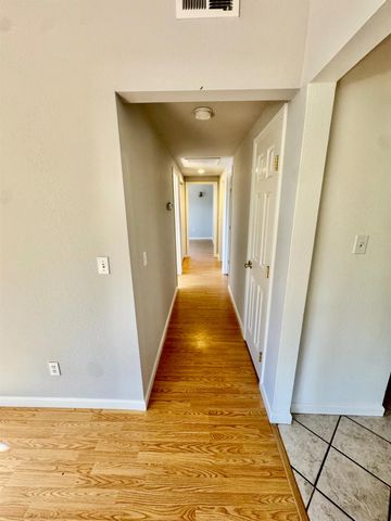 1194 Wesley Ln, Auburn, CA 95603
