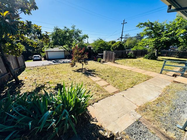 1194 Wesley Ln, Auburn, CA 95603
