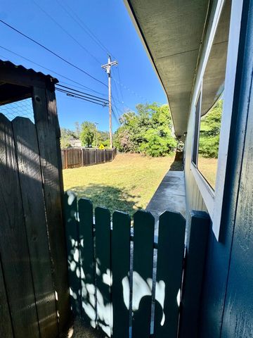 1194 Wesley Ln, Auburn, CA 95603