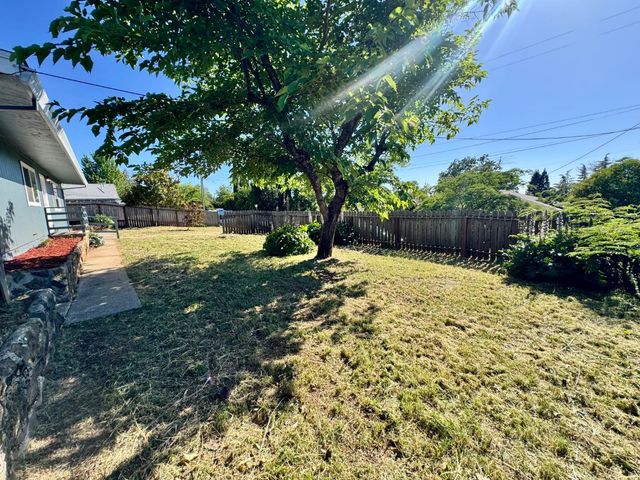 1194 Wesley Ln, Auburn, CA 95603