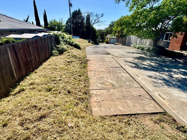 1194 Wesley Ln, Auburn, CA 95603