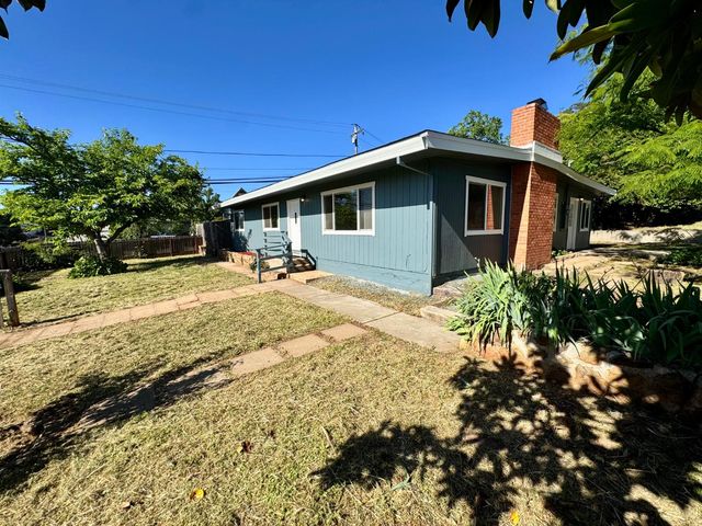 1194 Wesley Ln, Auburn, CA 95603