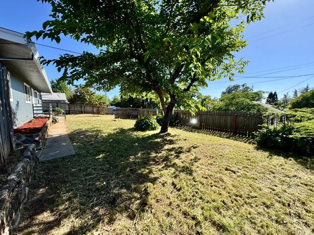 1194 Wesley Ln, Auburn, CA 95603