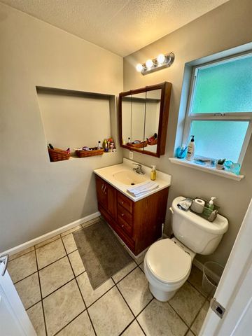 1194 Wesley Ln, Auburn, CA 95603