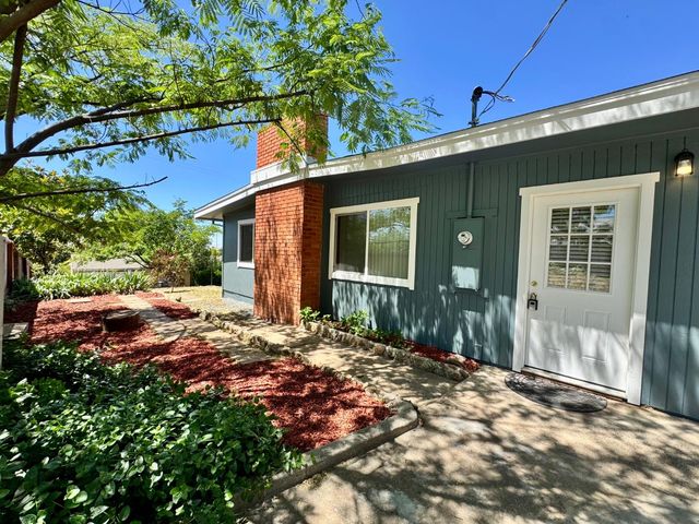 1194 Wesley Ln, Auburn, CA 95603
