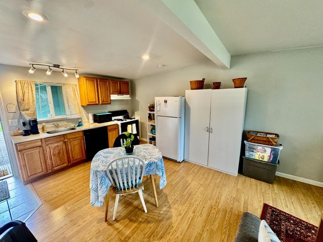 1194 Wesley Ln, Auburn, CA 95603