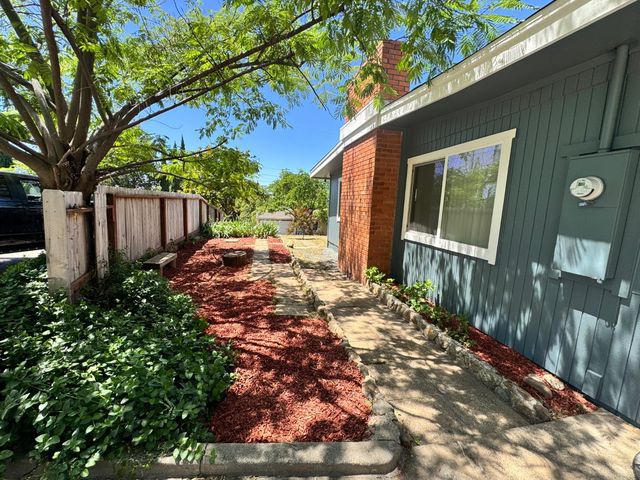 1194 Wesley Ln, Auburn, CA 95603