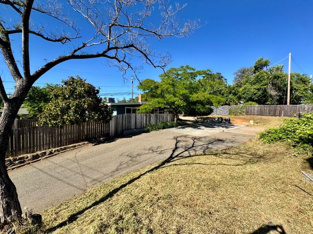 1194 Wesley Ln, Auburn, CA 95603