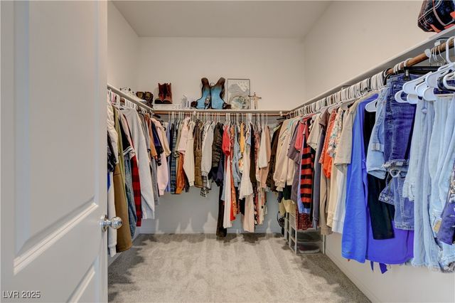 1813 Classic Novel Street, Las Vegas, NV 89115