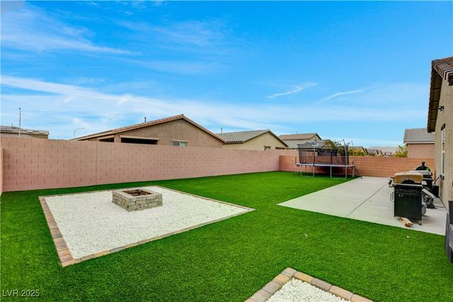 1813 Classic Novel Street, Las Vegas, NV 89115