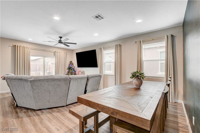 1813 Classic Novel Street, Las Vegas, NV 89115