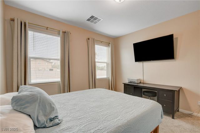 1813 Classic Novel Street, Las Vegas, NV 89115