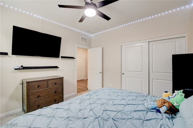 1813 Classic Novel Street, Las Vegas, NV 89115