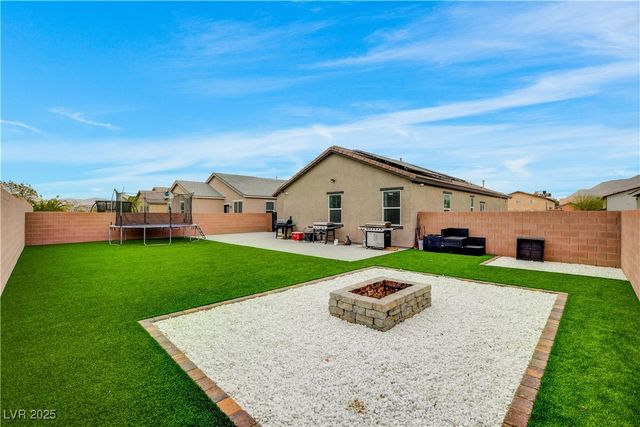 1813 Classic Novel Street, Las Vegas, NV 89115