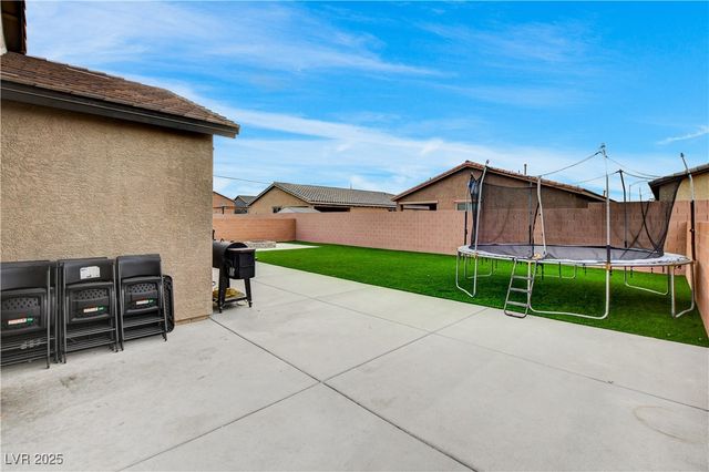 1813 Classic Novel Street, Las Vegas, NV 89115