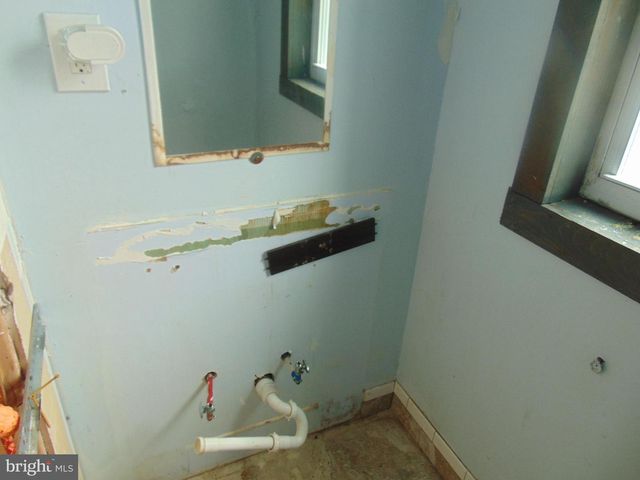 1142 CARL MILLER BLVD, Camden, NJ 08104