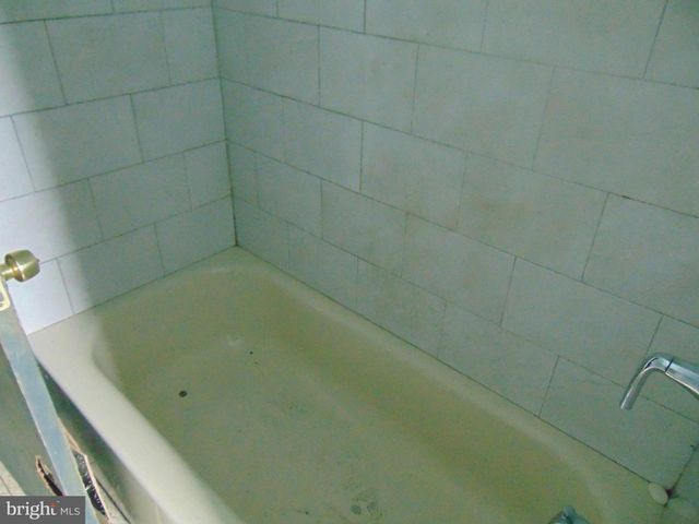 1142 CARL MILLER BLVD, Camden, NJ 08104