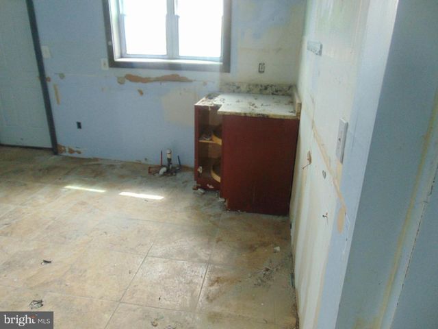 1142 CARL MILLER BLVD, Camden, NJ 08104