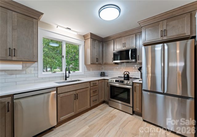 240 Shoreline Loop, Mooresville, NC 28117
