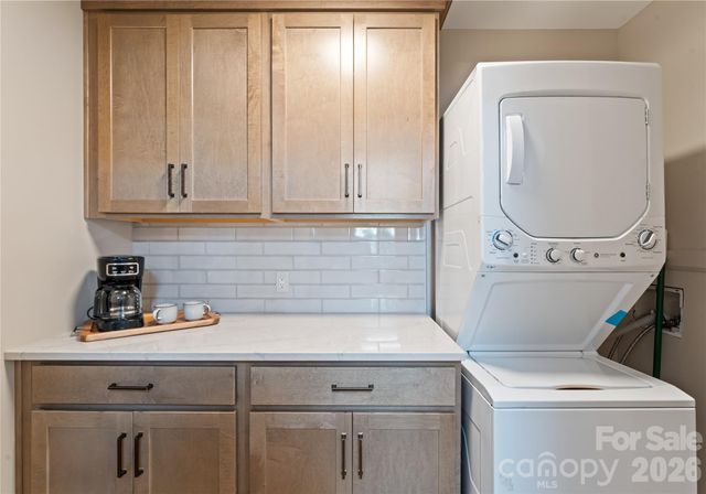 240 Shoreline Loop, Mooresville, NC 28117