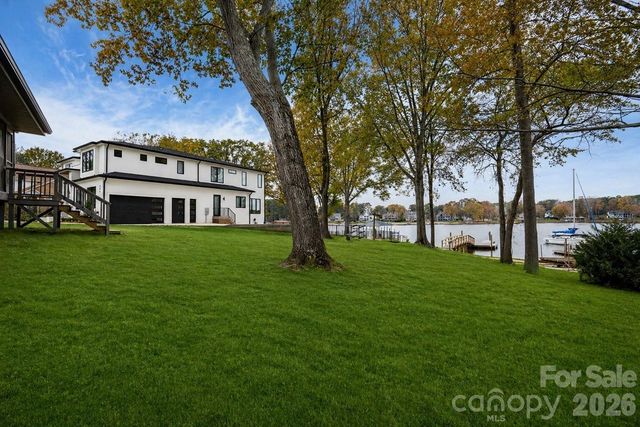 240 Shoreline Loop, Mooresville, NC 28117
