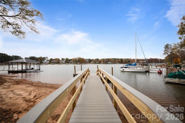 240 Shoreline Loop, Mooresville, NC 28117