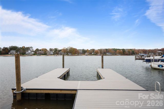 240 Shoreline Loop, Mooresville, NC 28117