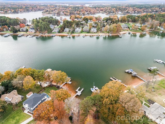 240 Shoreline Loop, Mooresville, NC 28117